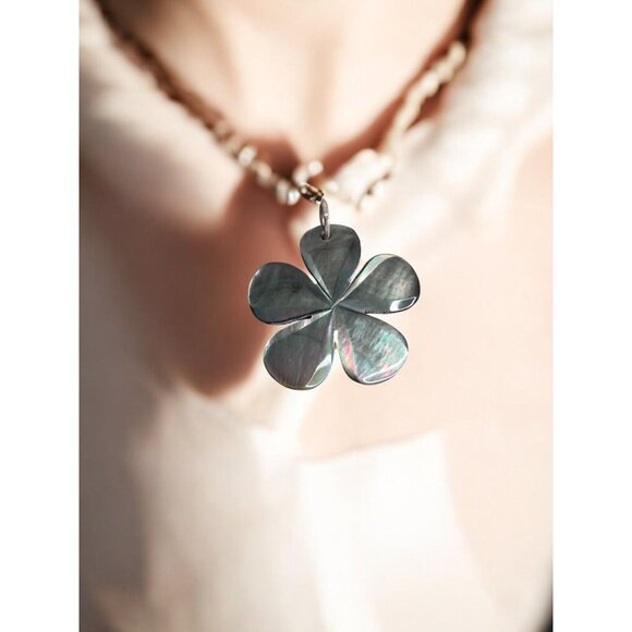 Iridescent Mother of Pearl Flower Pendant - Picture 1 of 5